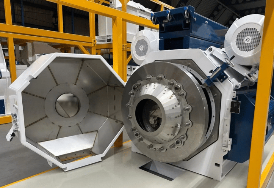 COAVE – Containerised Feed Mill